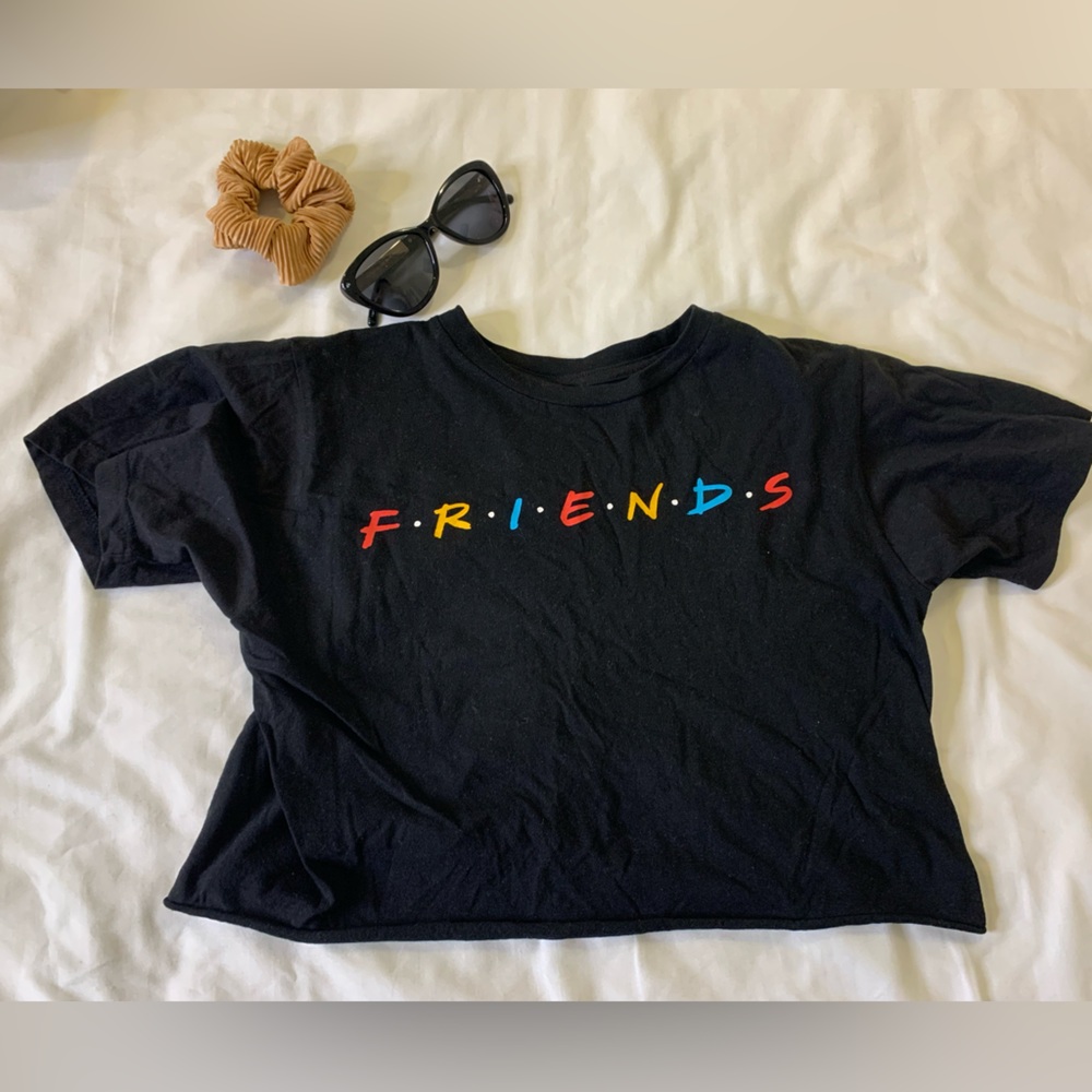 Friends cropped T shirt